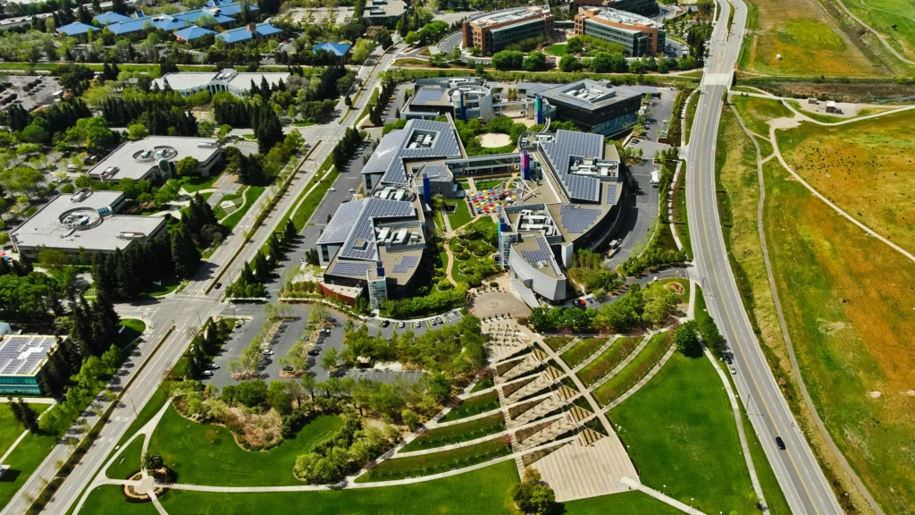 Google Shares Rise On AI Momentum This Week