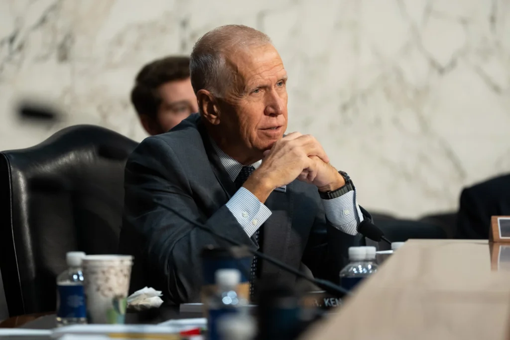US Lawmakers Challenge Trump Over Russia Sanctions