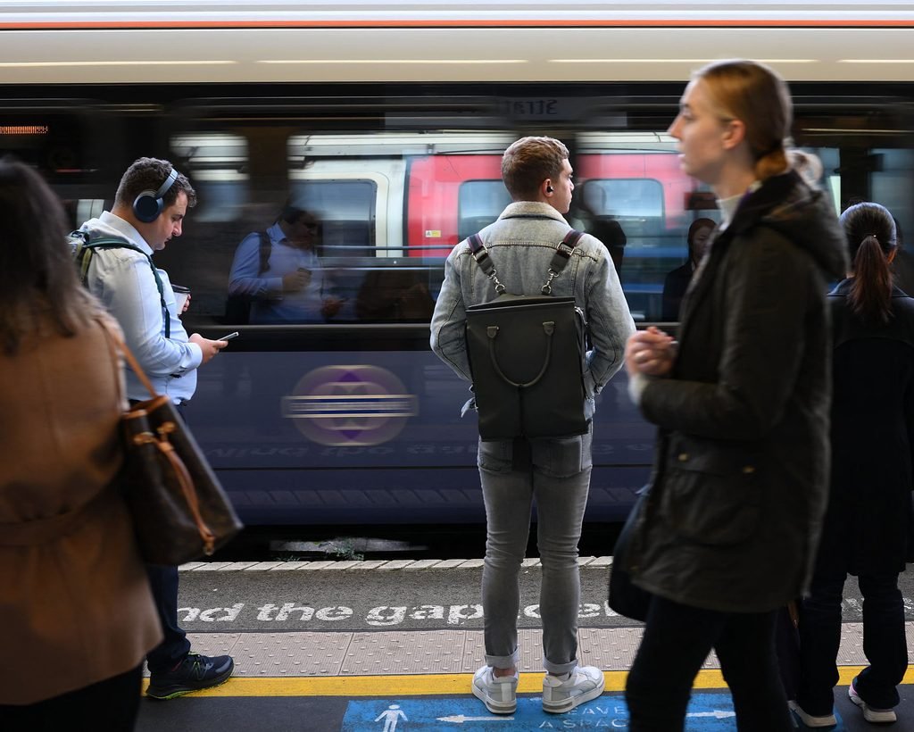 Britain’s Headphone Campaign Targets Noisy Passengers