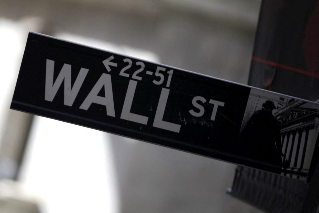 Global Equity Funds Attract Fresh Investor Money Global Equity Funds Attract Fresh Investor Money